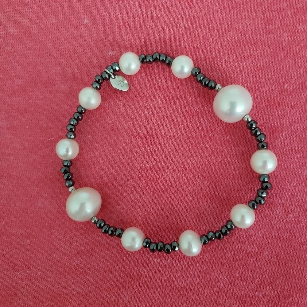 Beautiful Pearl Bracelet Luc 925 55$